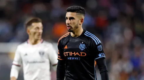Santiago Rodríguez #10 do New York City durante o segundo tempo contra o DC United no Citi Field em 20 de abril de 2024 no bairro de Queens, em Nova York. O New York City FC venceu por 2 a 0. (Foto: Sarah Stier/Getty Images)