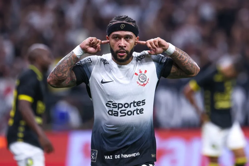 Depay foi comparado com Neymar – Foto: Marcello Zambrana/AGIF.
