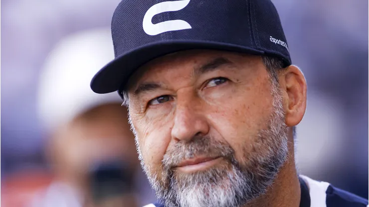 Augusto Melo vem tentando arrumar a casa no Corinthians.