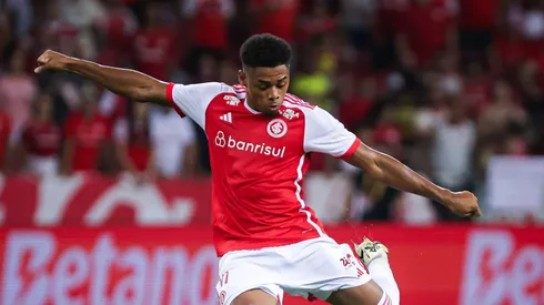 Victor Gabriel, jogador do Internacional, durante partida contra o Avenida, pelo Campeonato Gaúcho 2025. Foto: Maxi Franzoi/AGIF