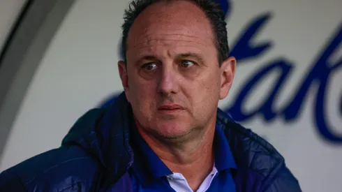 Rogério Ceni durante confronto contra o Juventude no Brasileirão 2024.