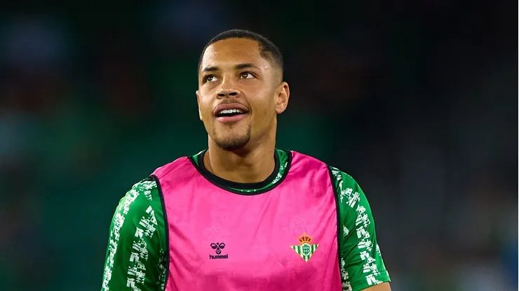 Vitor Roque interessa ao Palmeiras.