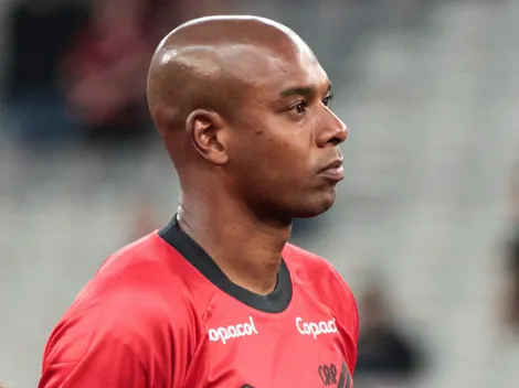 Fernandinho, ex-Athletico-PR, entra na mira de clube da Série A