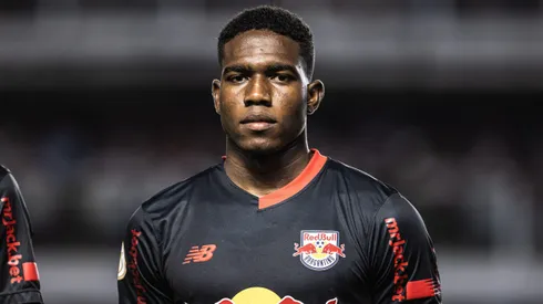Henry Mosquera, jogador do RB Bragantino, é alvo do Botafogo neste início de temporada. Foto: Abner Dourado/AGIF