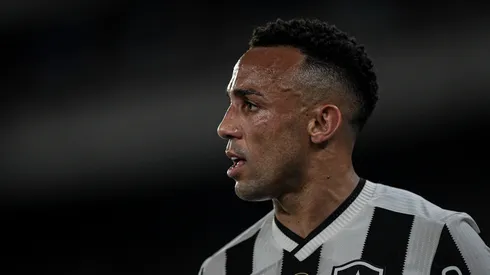 Marçal jogador do Botafogo durante partida contra o Corinthians no estádio Engenhão pelo campeonato Brasileiro A 2024. Foto: Thiago Ribeiro/AGIF
