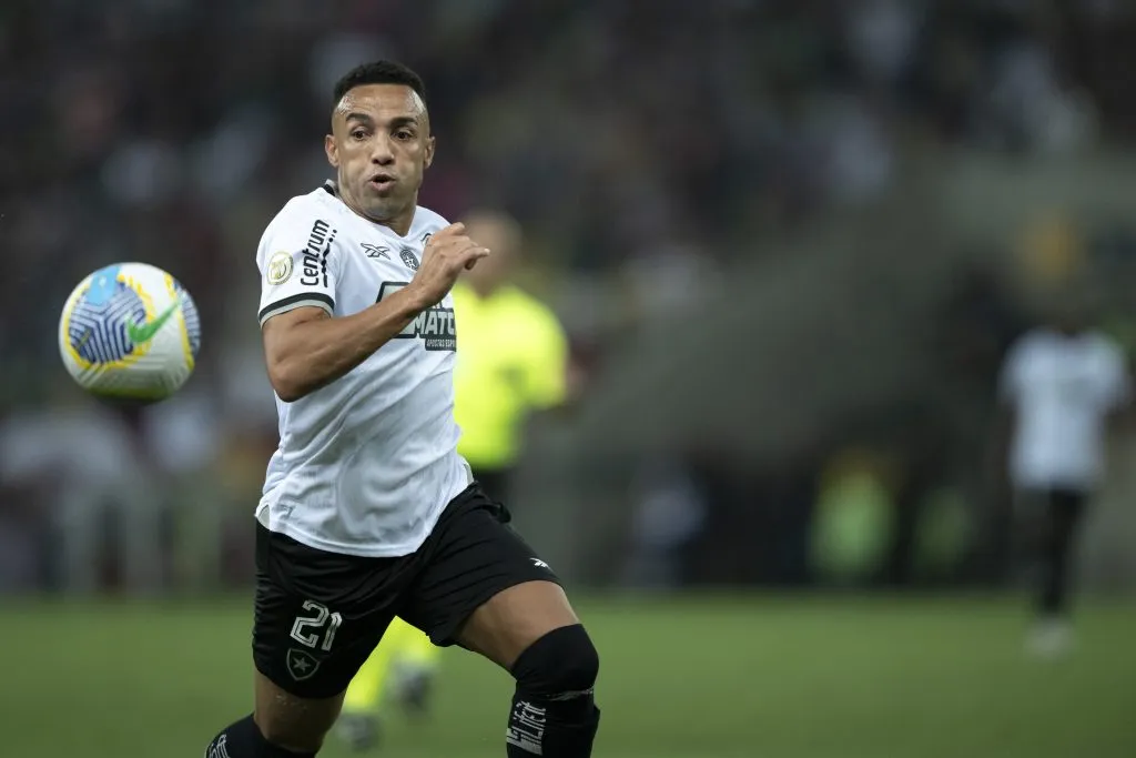 RJ – RIO DE JANEIRO – 21/09/2024 – BRASILEIRO A 2024, FLUMINENSE X BOTAFOGO – Marcal jogador do Botafogo durante partida contra o Fluminense no estadio Maracana pelo campeonato Brasileiro A 2024. Foto: Jorge Rodrigues/AGIF