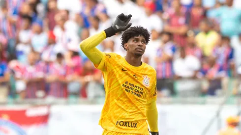 Hugo Souza jogador do Corinthians durante partida contra o Bahia no estadio Fonte Nova pelo campeonato Brasileiro A 2024.