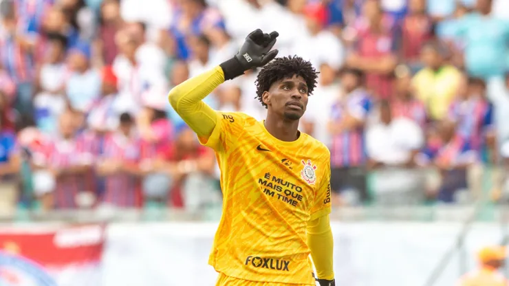 Hugo Souza jogador do Corinthians durante partida contra o Bahia no estadio Fonte Nova pelo campeonato Brasileiro A 2024.