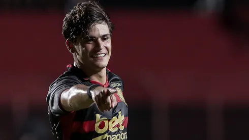 Lenny Lobato jogador do Sport comemora seu gol durante partida contra o MAGUARY no estádio Ilha do Retiro pelo campeonato Pernambucano 2025. Foto: Rafael Vieira/AGIF