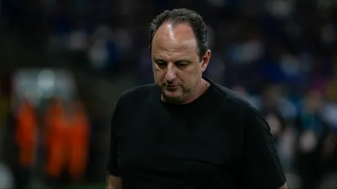 Rogério Ceni, técnico do Bahia, durante partida contra o Cruzeiro pelo Campeonato Brasileiro de 2024. Foto: Fernando Moreno/AGIF