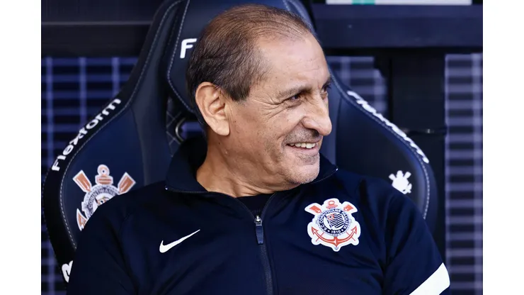 Ramon Diaz técnico do Corinthians durante partida contra o Vasco no estadio Arena Corinthians pelo campeonato Brasileiro A 2024. Foto: Marcello Zambrana/AGIF