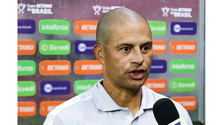 Alex, ídolo do Cruzeiro e hoje treinador