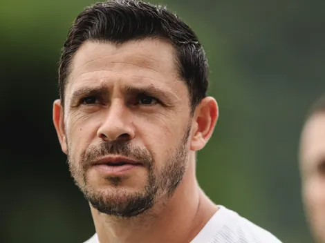 Barbieri toma decisão sobre Giuliano no Athlético-PR