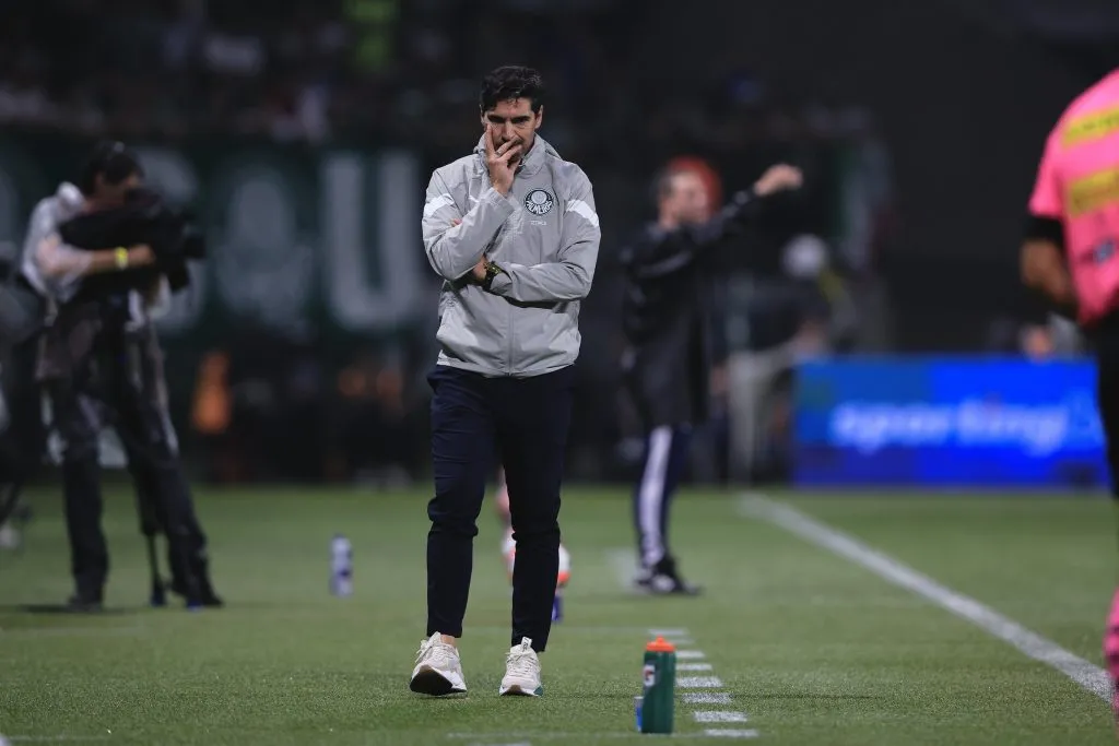 Abel Ferreira técnico do Palmeiras durante partida contra o Bragantino na Arena Allianz Parque pelo campeonato Paulista 2025. Foto: Ettore Chiereguini/AGIF