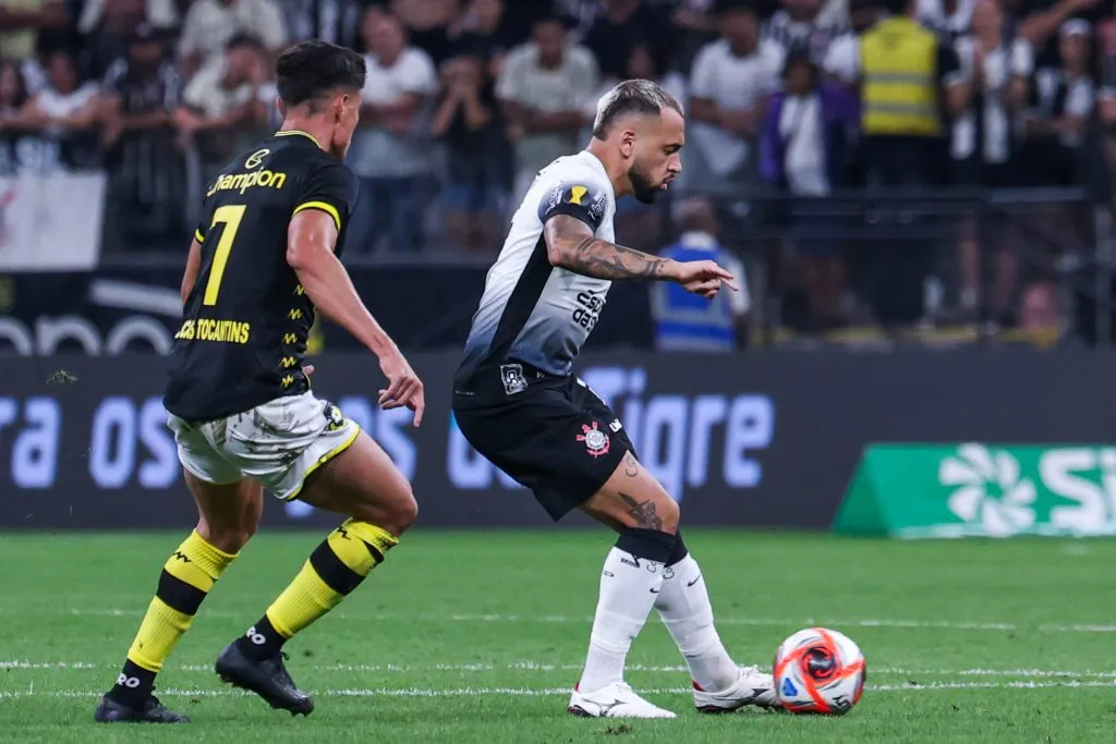 Maycon falou sobre a importância do clássico contra o Santos. Foto: Marcello Zambrana/AGIF