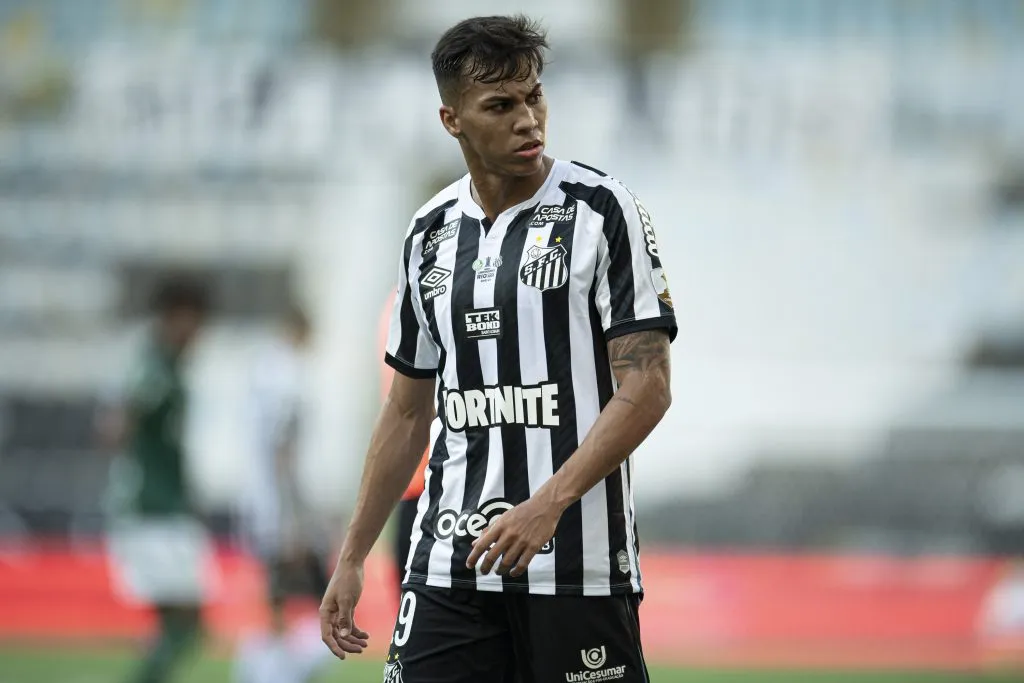 RJ – Rio de Janeiro – 30/01/2021 – LIBERTADORES 2020, PALMEIRAS X SANTOS – Kaio Jorge jogador do Santos durante partida contra o Palmeiras no estadio Maracana pelo campeonato Libertadores 2020. Foto: Jorge Rodrigues/AGIF