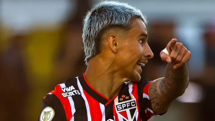 Ferreira jogador do Sao Paulo reclama durante partida contra o Bragantino no estadio Nabi Abi Chedid pelo campeonato Brasileiro A 2024.