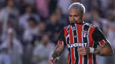 Luciano jogador do São Paulo durante partida contra o Santos no estádio Vila Belmiro pelo campeonato Paulista 2025. Foto: Marcello Zambrana/AGIF