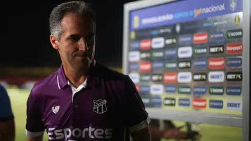 Léo Condé, técnico do Ceará, durante o jogo pela Série B de 2024. Foto: Marlon Costa/AGIF