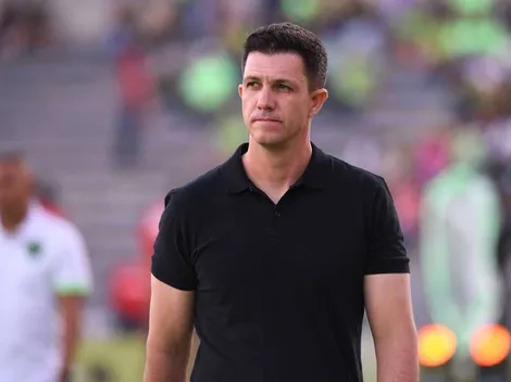 Barbieri se 'revolta' com suposto pênalti no Paranaense e solta o verbo