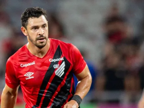 Giuliano revela motivo pelo qual deixou o Santos e acertou com o Athlético-PR: "contrato renovado..."