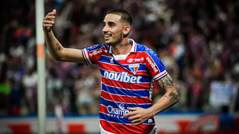 Thiago Galhardo durante confronto contra o Estudiantes na Copa Sul-Americana de 2023.