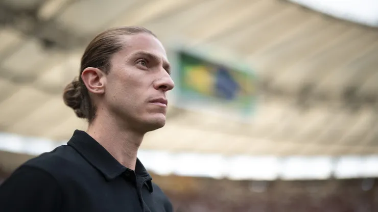 Filipe Luís técnico do Flamengo durante partida contra o Internacional no estádio Maracanã pelo campeonato Brasileiro A 2024. Foto: Jorge Rodrigues/AGIF