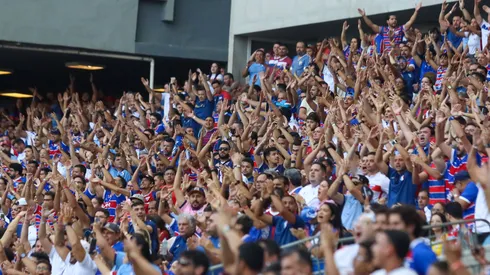 Torcida na Arena Castelão durante o clássico entre Fortaleza e Ceará pelo Cearense 2025. Foto: Lucas Emanuel/AGIF