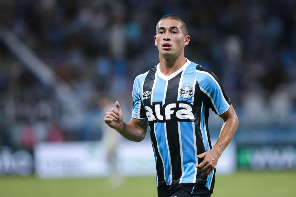 Pedro Gabriel jogador do Grêmio durante partida contra o Pelotas pelo campeonato Gaucho 2025. Foto: Maxi Franzoi/AGIF