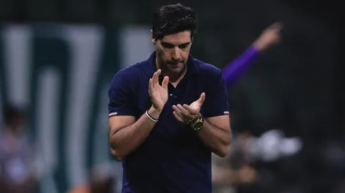 Abel Ferreira durante confronto contra o Corinthians no Paulistão de 2025.