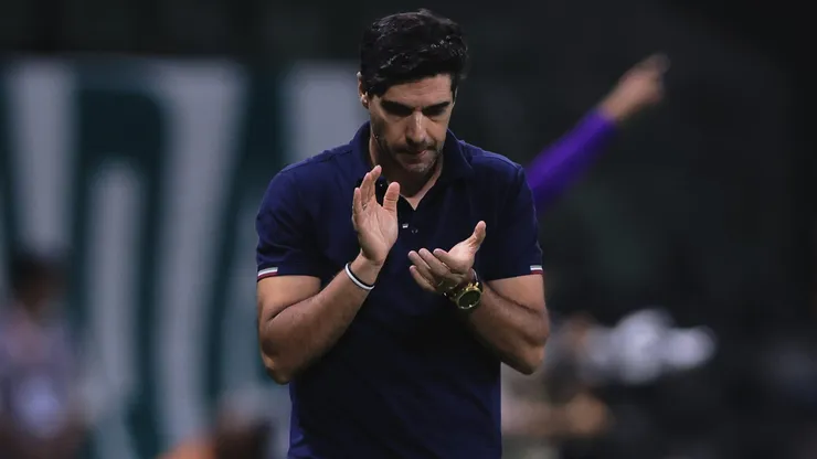 Abel Ferreira durante confronto contra o Corinthians no Paulistão de 2025.