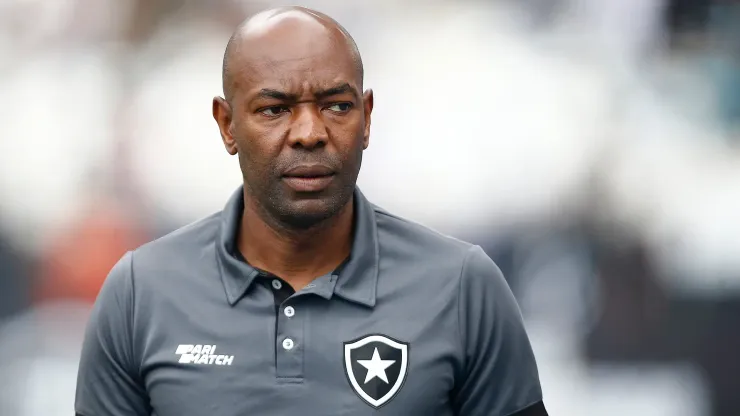 Botafogo divulga lista de relacionados com novidades contra o Boavista