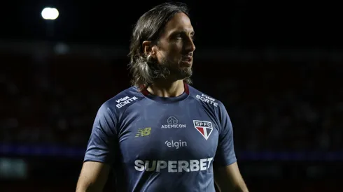 Luis Zubeldia, técnico do São Paulo, durante partida contra o Guarani pelo Campeonato Paulista 2025. Foto: Marco Miatelo/AGIF