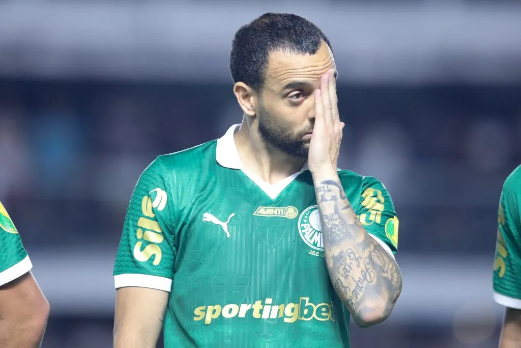 Felipe Anderson é desfalque confirmado no rival para o Choque-Rei. Foto: Reinaldo Campos/AGIF