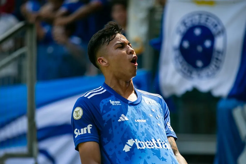 Kaio Jorge durante partida contra o Atlético-GO no Campeonato Brasileiro de 2024. Foto: Fernando Moreno/AGIF