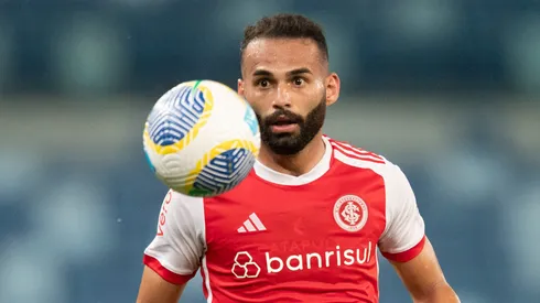 MT - CUIABA - 01/06/2024 - BRASILEIRO A 2024, CUIABA X INTERNACIONAL - Thiago Maia jogador do Internacional durante partida contra o Cuiaba no estadio Arena Pantanal pelo campeonato Brasileiro A 2024. Foto: Gil Gomes/AGIF