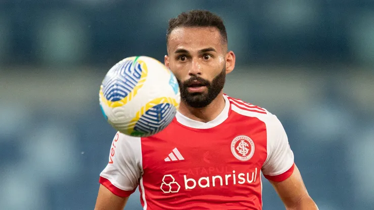 MT - CUIABA - 01/06/2024 - BRASILEIRO A 2024, CUIABA X INTERNACIONAL - Thiago Maia jogador do Internacional durante partida contra o Cuiaba no estadio Arena Pantanal pelo campeonato Brasileiro A 2024. Foto: Gil Gomes/AGIF