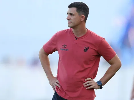 Maurício Barbieri leva susto com ocorrido inusitado no Athletico-PR
