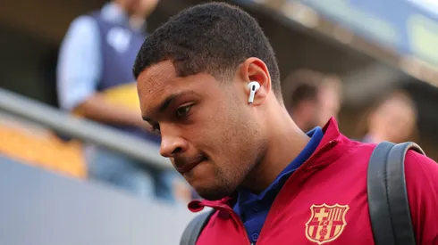 Vitor Roque of FC Barcelona arrives at the stadium prior to the LaLiga EA Sports match between Cadiz CF and FC Barcelona at Estadio Nuevo Mirandilla on April 13, 2024 in Cadiz, Spain. (Photo by Fran Santiago/Getty Images)