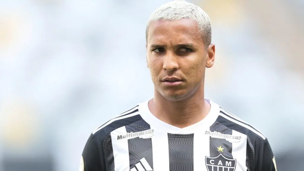 Deyverson jogador do Atlético-MG durante partida contra o Athletico-PR no estádio Arena MRV pelo campeonato Brasileiro A 2024. Foto: Gilson Lobo/AGIF
