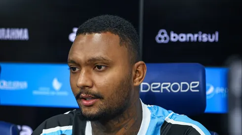 Luan Cândido foi apresentado – Foto: Lucas Uebel/ Grêmio FBPA.