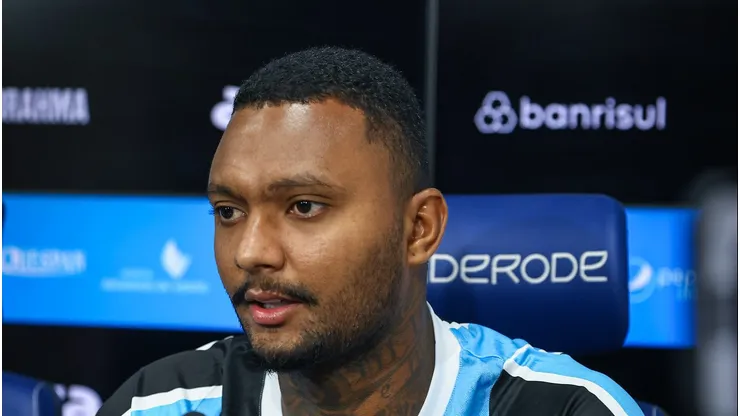Luan Cândido foi apresentado - Foto: Lucas Uebel/ Grêmio FBPA.