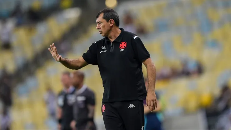 Fábio Carille, técnico do Vasco, durante partida contra o Flamengo pelo Campeonato Carioca 2025. Foto: Thiago Ribeiro/AGIF