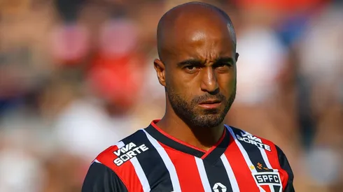 Lucas Moura jogador do Sao Paulo durante execucao do hino nacional antes da partida contra o Bragantino no estadio Nabi Abi Chedid pelo campeonato Brasileiro A 2024.