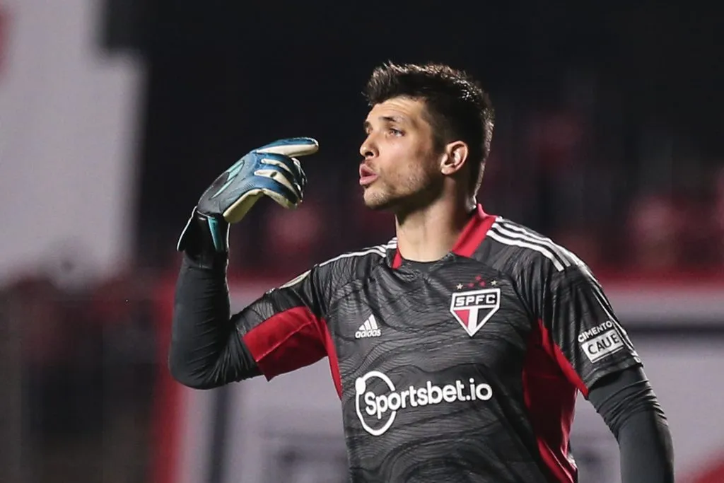 SP – Sao Paulo – 10/07/2021 – BRASILEIRO A 2021, SAO PAULO X BAHIA – Volpi goleiro do Sao Paulo durante partida contra o Bahia no estadio Morumbi pelo campeonato Brasileiro A 2021. Foto: Ettore Chiereguini/AGIF