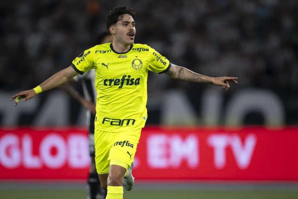 Mauricio jogador do Palmeiras comemora seu gol durante partida contra o Botafogo no estadio Engenhao pelo campeonato Copa Libertadores 2024. Foto: Jorge Rodrigues/AGIF