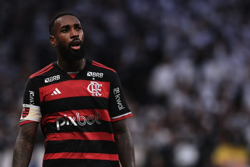 SP – SAO PAULO – 20/10/2024 – COPA DO BRASIL 2024, CORINTHIANS X FLAMENGO – Gerson jogador do Flamengo durante partida contra o Corinthians no estadio Arena Corinthians pelo campeonato Copa Do Brasil 2024. Foto: Ettore Chiereguini/AGIF