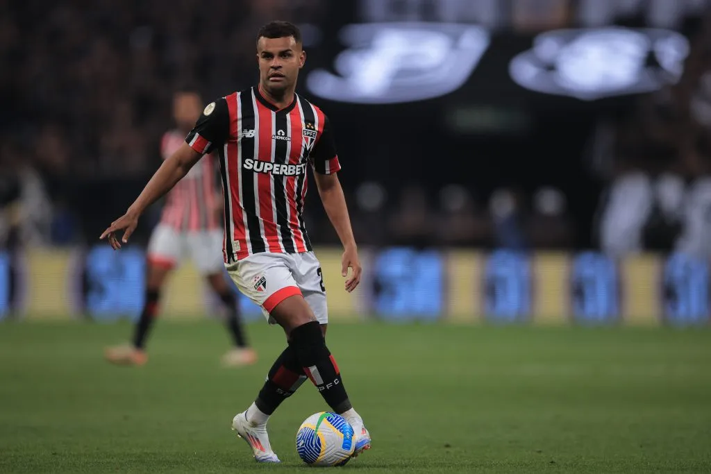 Alisson não joga contra a Ponte - Foto: Ettore Chiereguini/AGIF.