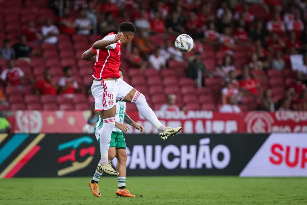 RS – PORTO ALEGRE – 02/02/2025 – GAUCHO 2025, INTERNACIONAL X AVENIDA – Victor Gabriel jogador do Internacional durante partida contra o Avenida no estadio Beira-Rio pelo campeonato Gaucho 2025. Foto: Maxi Franzoi/AGIF