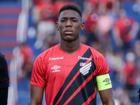 Léo é avisado que zagueiro colombiano é oferecido ao Athlético-PR